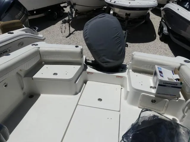 Slide: The Image of Hydra-Sports DL 2200 2008 - 15