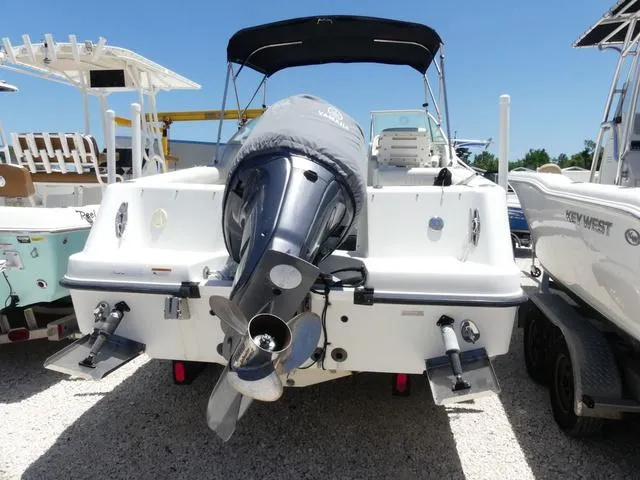 Slide: The Image of Hydra-Sports DL 2200 2008 - 5