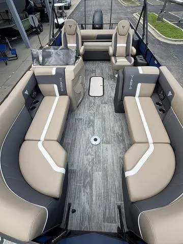 Slide: The Image of Viaggio X22S / DF200ATXSS 2025 - 11