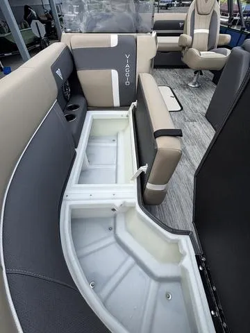 Slide: The Image of Viaggio X22S / DF200ATXSS 2025 - 12