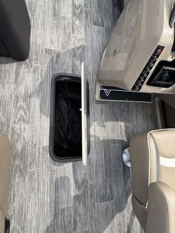 Slide: The Image of Viaggio X22S / DF200ATXSS 2025 - 17