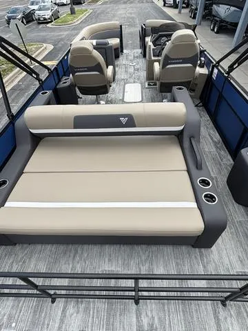 Slide: The Image of Viaggio X22S / DF200ATXSS 2025 - 8