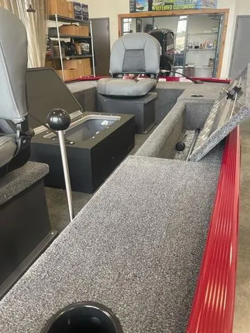 Slide: The Image of Tracker Panfish 17 2025 - 8