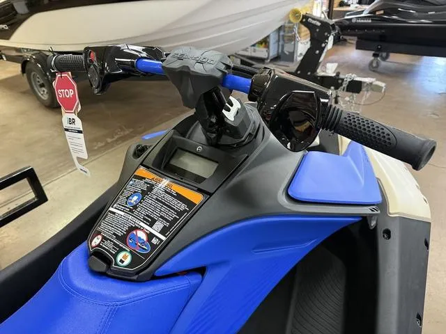 Slide: The Image of Sea-Doo Sparktrixx 2025 - 4