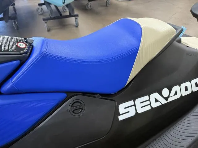 Slide: The Image of Sea-Doo Sparktrixx 2025 - 5