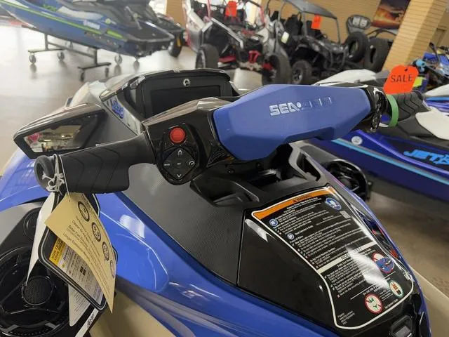 Slide: The Image of Sea-Doo Wake 2025 - 4