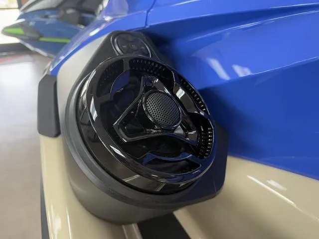 Slide: The Image of Sea-Doo Wake 2025 - 5