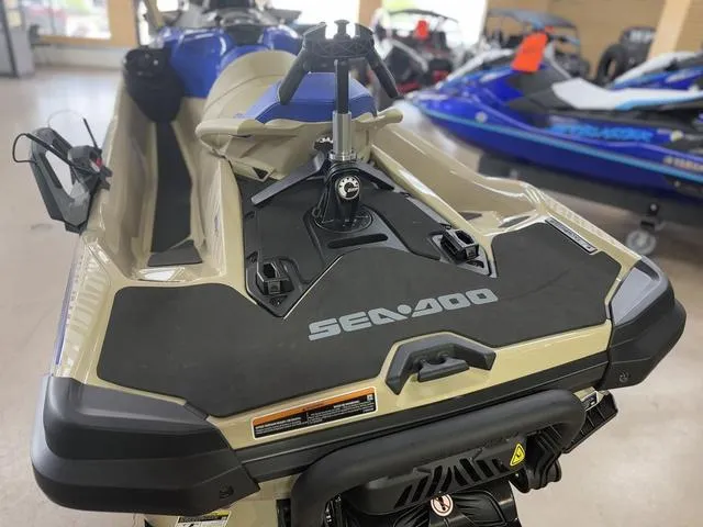 Slide: The Image of Sea-Doo Wake 2025 - 7