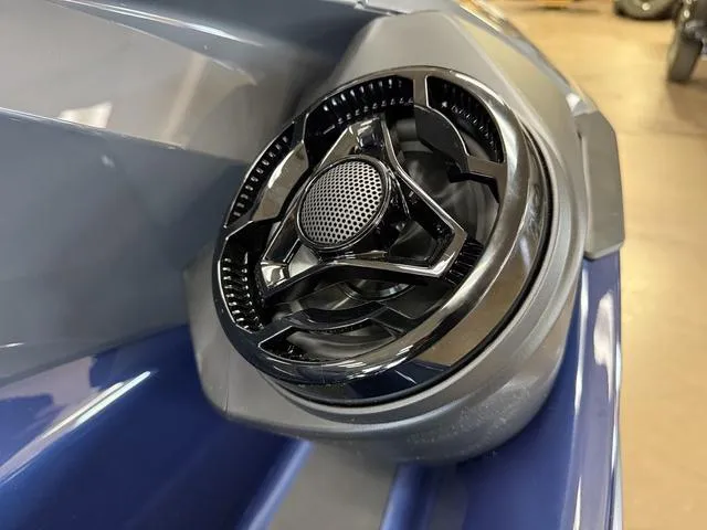 Slide: The Image of Sea-Doo GTX™ 170 Tech, Audio, iDF, iBR 2025 - 5