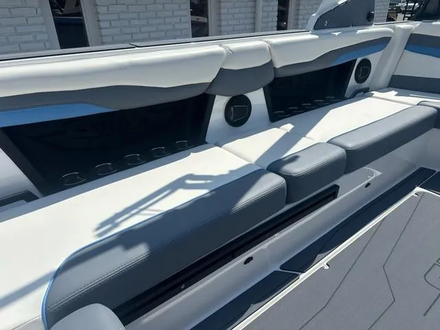 Slide: The Image of Axis Wake Research T Series T250 2025 - 10