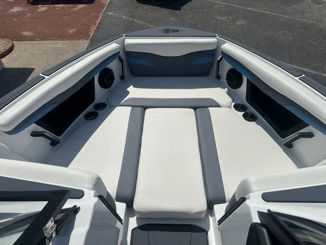 Slide: The Image of Axis Wake Research T Series T250 2025 - 14