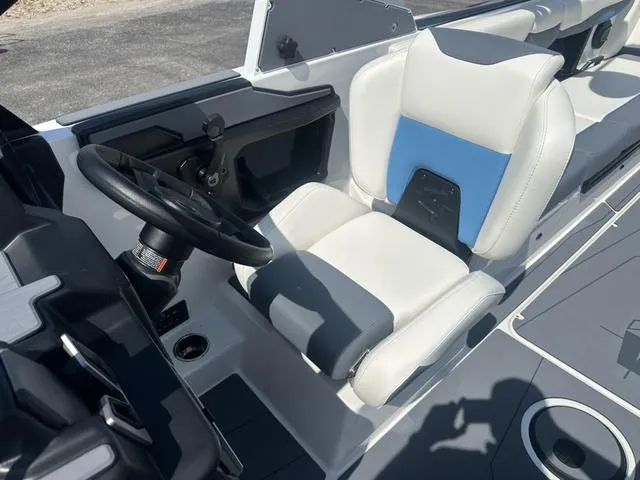 Slide: The Image of Axis Wake Research T Series T250 2025 - 16