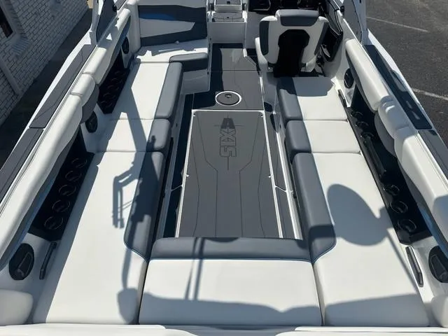 Slide: The Image of Axis Wake Research T Series T250 2025 - 9