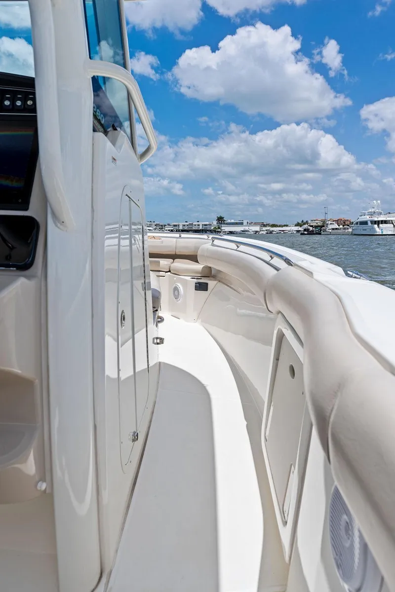 Slide: The Image of 2020 Boston Whaler 280 Outrage boat deck with ocean view and blue sky. - 27