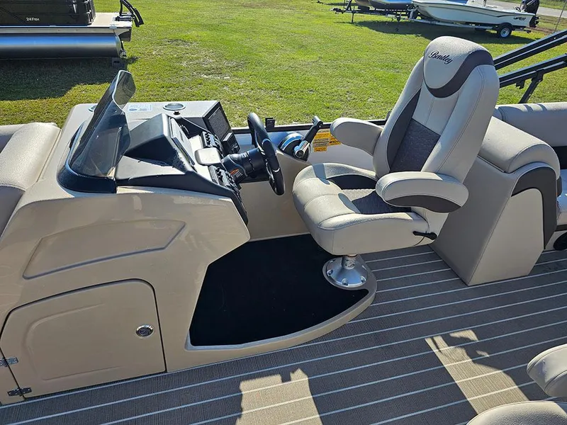 Slide: The Image of 2025 Bentley Elite 253 Admiral Tritoon (XLP3) - 16