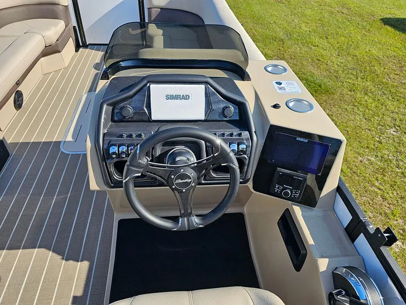 Slide: The Image of 2025 Bentley Elite 253 Admiral Tritoon (XLP3) - 19