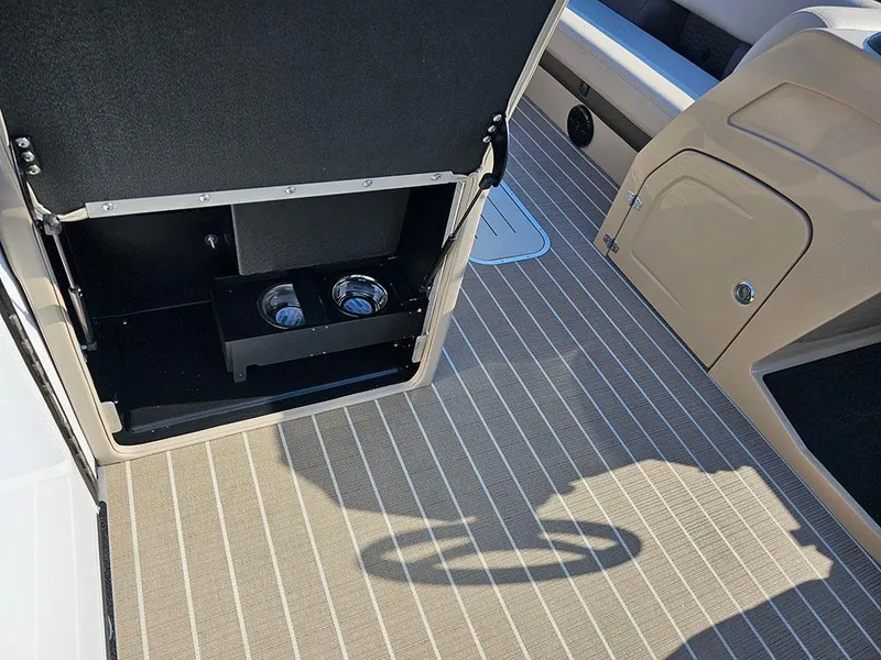 Slide: The Image of 2025 Bentley Elite 253 Admiral Tritoon (XLP3) - 24