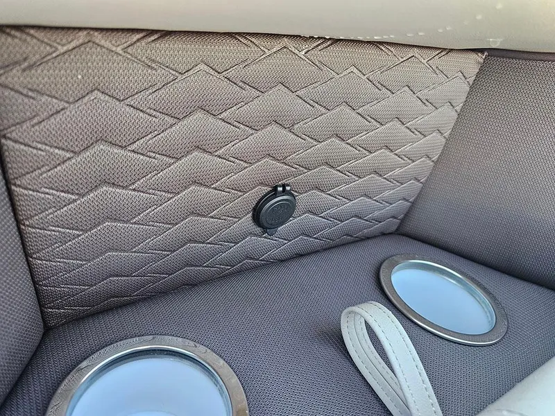 Slide: The Image of 2025 Bentley Elite 253 Admiral Tritoon (XLP3) - 32