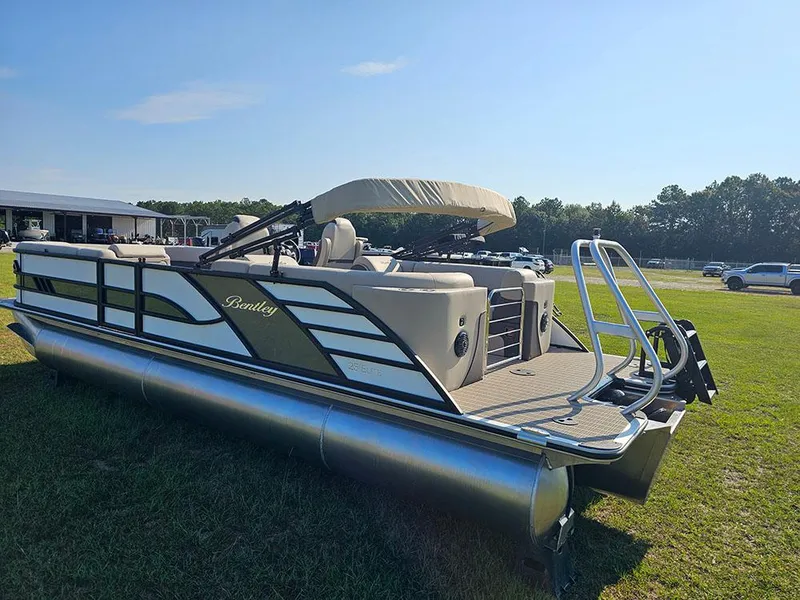 Slide: The Image of 2025 Bentley Elite 253 Admiral Tritoon (XLP3) - 7