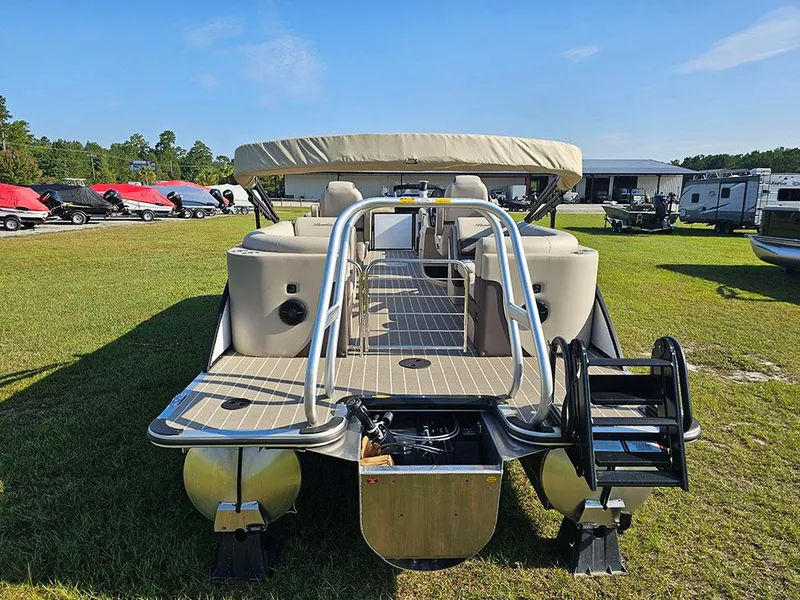 Slide: The Image of 2025 Bentley Elite 253 Admiral Tritoon (XLP3) - 8