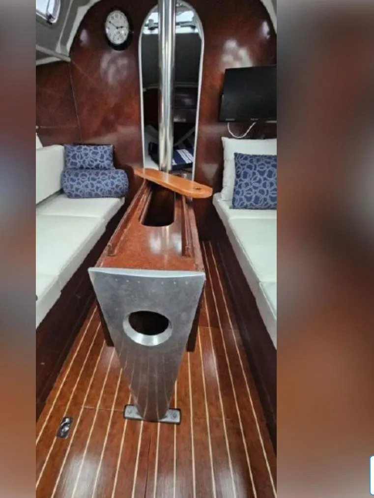 Slide: The Image of Beneteau 35S5 1991 - 10