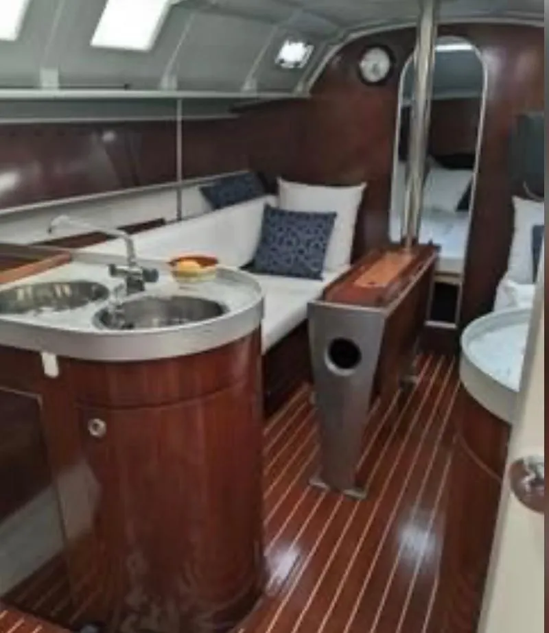 Slide: The Image of Beneteau 35S5 1991 - 11