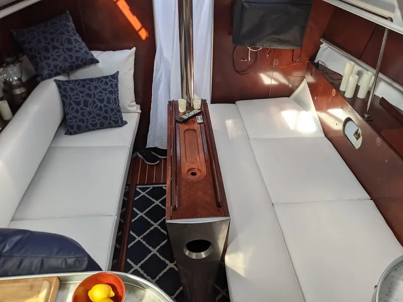 Slide: The Image of Beneteau 35S5 1991 - 13