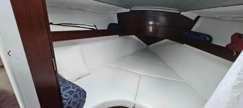 Slide: The Image of Beneteau 35S5 1991 - 16