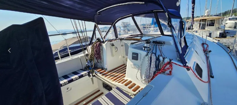 Slide: The Image of Beneteau 35S5 1991 - 5