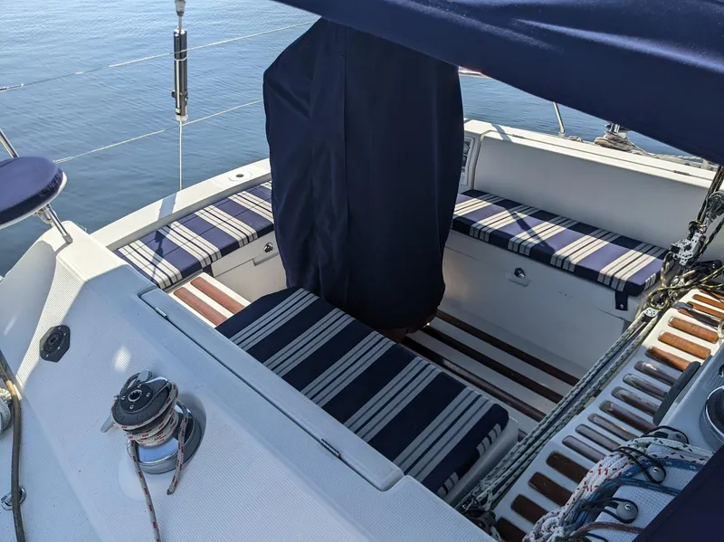 Slide: The Image of Beneteau 35S5 1991 - 7