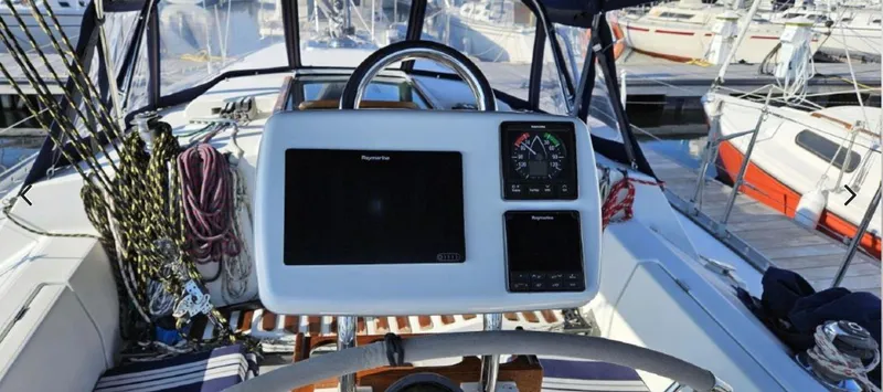 Slide: The Image of Beneteau 35S5 1991 - 8