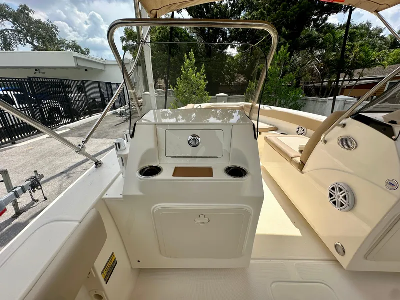 Slide: The Image of Scout 195 Sport Dorado 2025 - 5