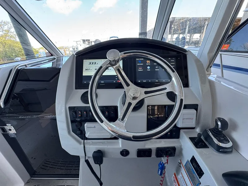 Slide: The Image of Regal 33 SAV 2020 - 12