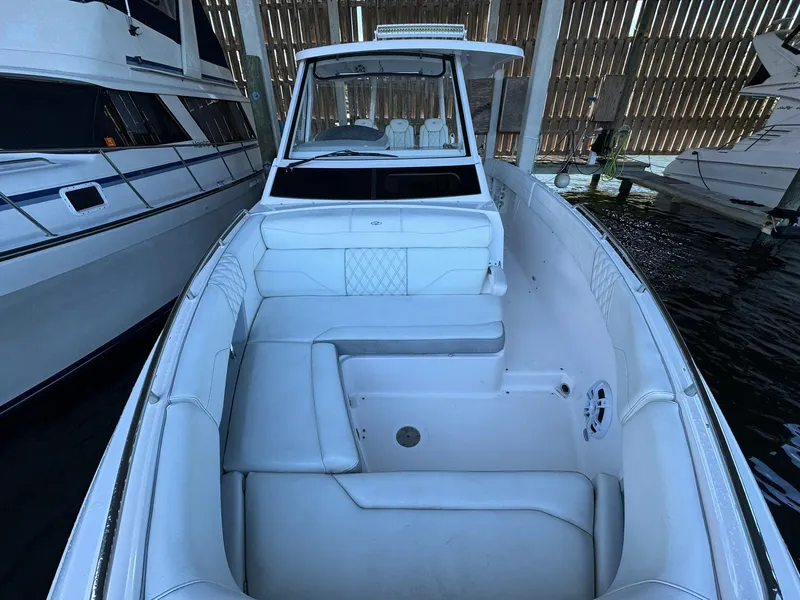 Slide: The Image of Regal 33 SAV 2020 - 21