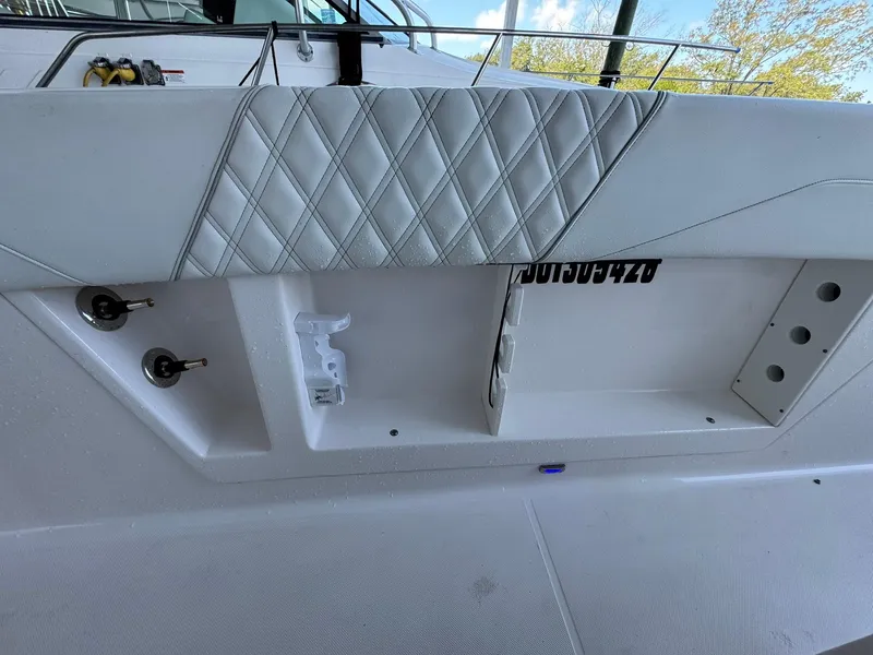 Slide: The Image of Regal 33 SAV 2020 - 24