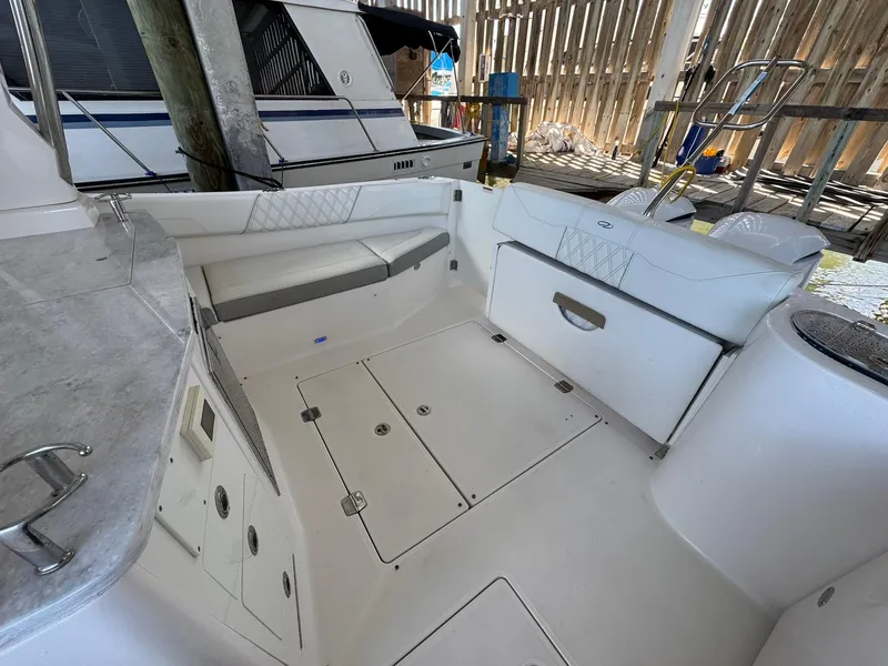 Slide: The Image of Regal 33 SAV 2020 - 37