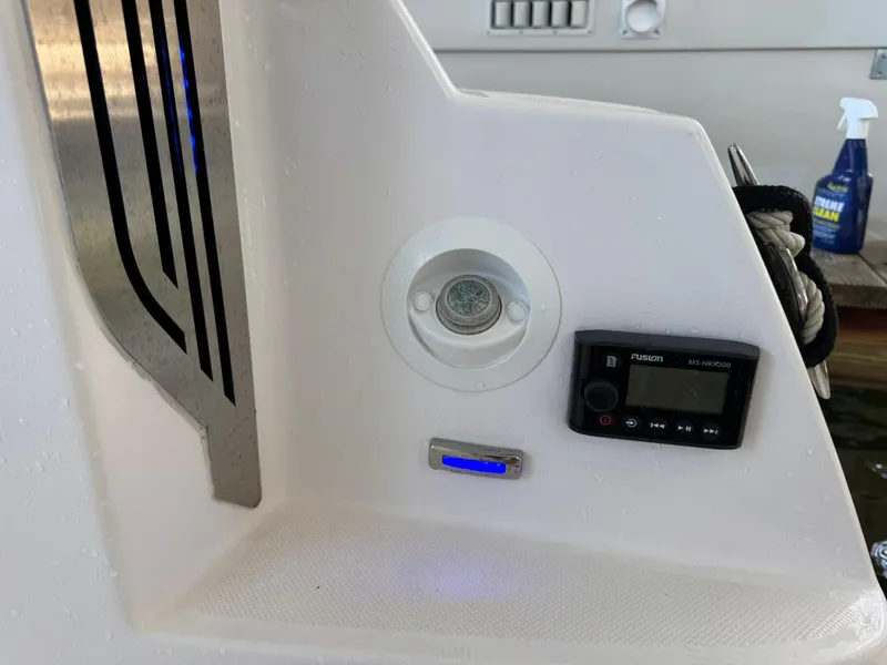 Slide: The Image of Regal 33 SAV 2020 - 57