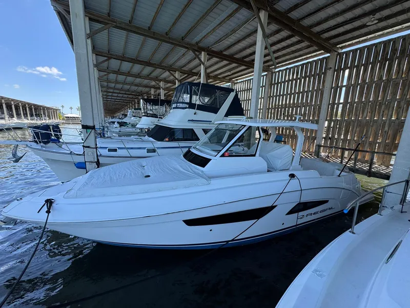 Slide: The Image of Regal 33 SAV 2020 - 65