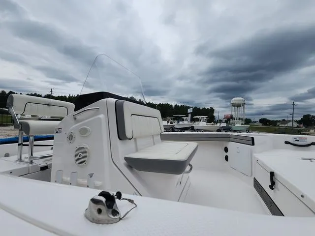 Slide: The Image of Yamaha 190 FSH Deluxe 2020 - 12