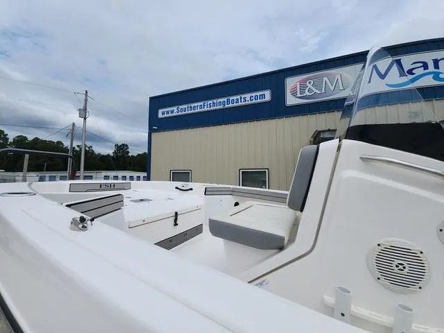 Slide: The Image of Yamaha 190 FSH Deluxe 2020 - 17