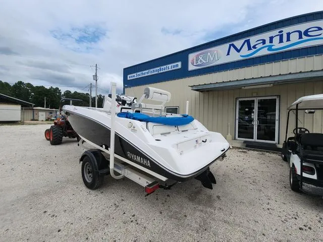 Slide: The Image of Yamaha 190 FSH Deluxe 2020 - 4