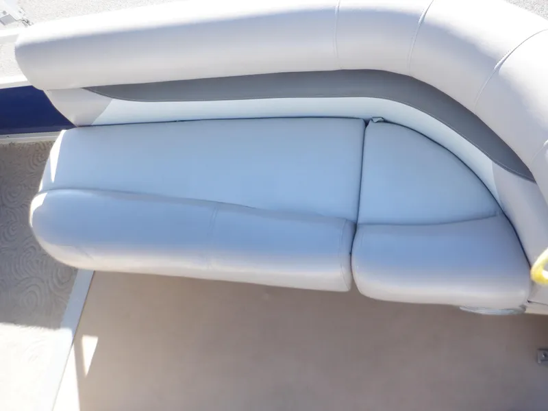 Slide: The Image of 2014 Sun Tracker Party Barge 24 DLX, gray cushioned seating, top view. - 11