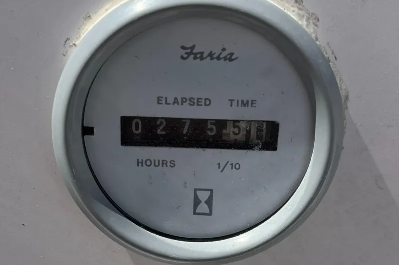 Slide: The Image of Hour meter reading 2755.1 hours on 2001 Pro-Line 20 WALK boat. - 5