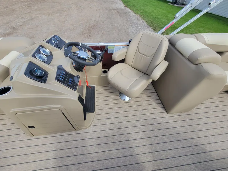 Slide: The Image of SunChaser Geneva Cruise 22 LR DH 2022 - 11