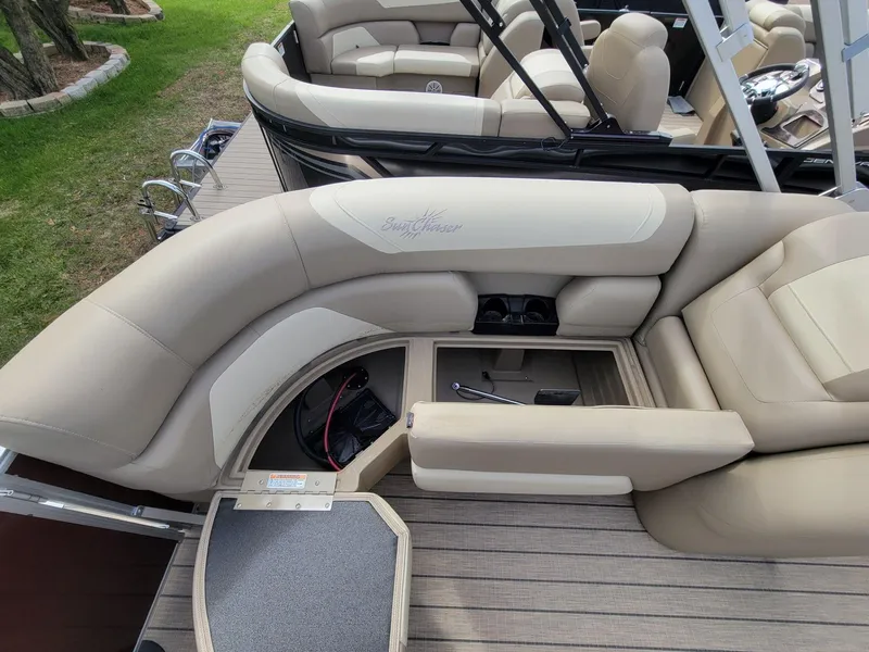 Slide: The Image of SunChaser Geneva Cruise 22 LR DH 2022 - 12