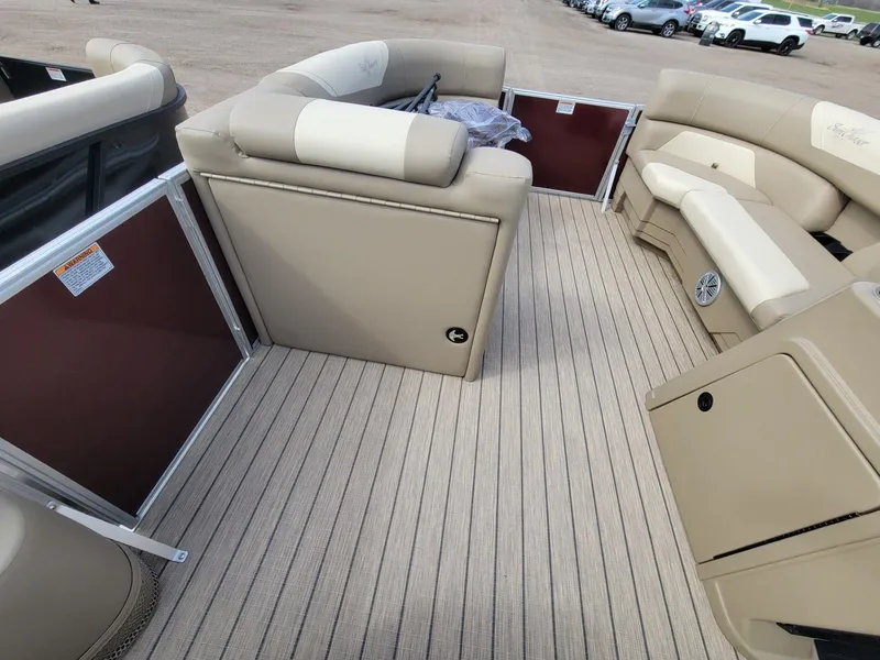 Slide: The Image of SunChaser Geneva Cruise 22 LR DH 2022 - 16