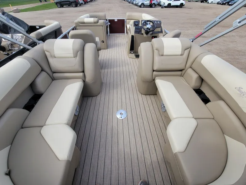 Slide: The Image of SunChaser Geneva Cruise 22 LR DH 2022 - 17