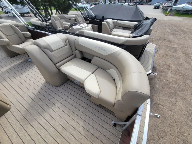 Slide: The Image of SunChaser Geneva Cruise 22 LR DH 2022 - 6