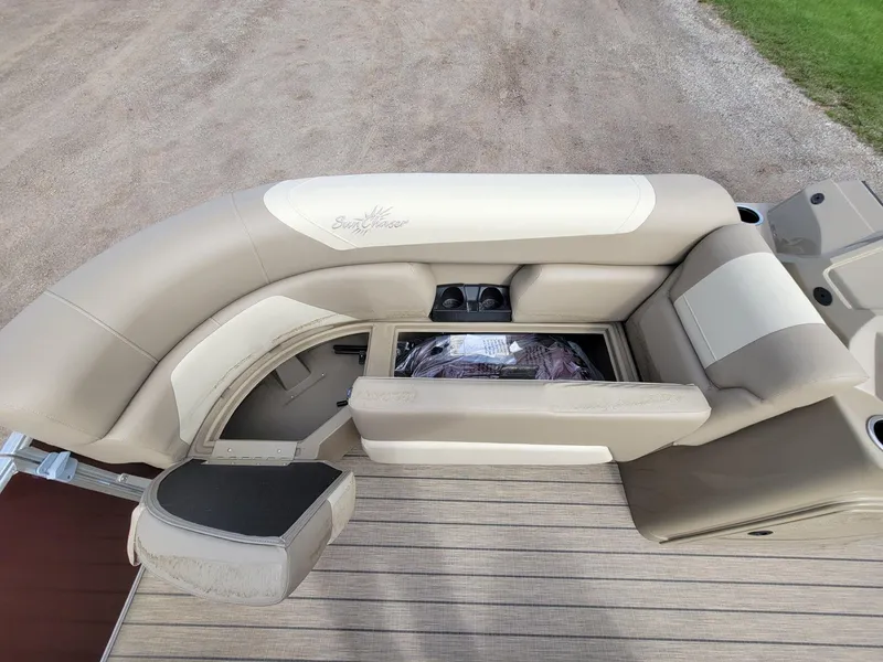 Slide: The Image of SunChaser Geneva Cruise 22 LR DH 2022 - 8