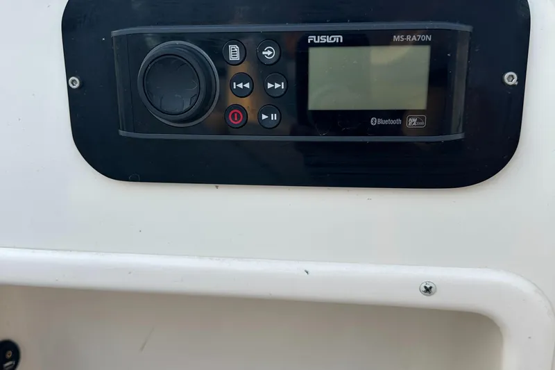 Slide: The Image of Fusion MS-RA70N stereo system on 2006 Rinker 262 Captiva Bowrider boat. - 15